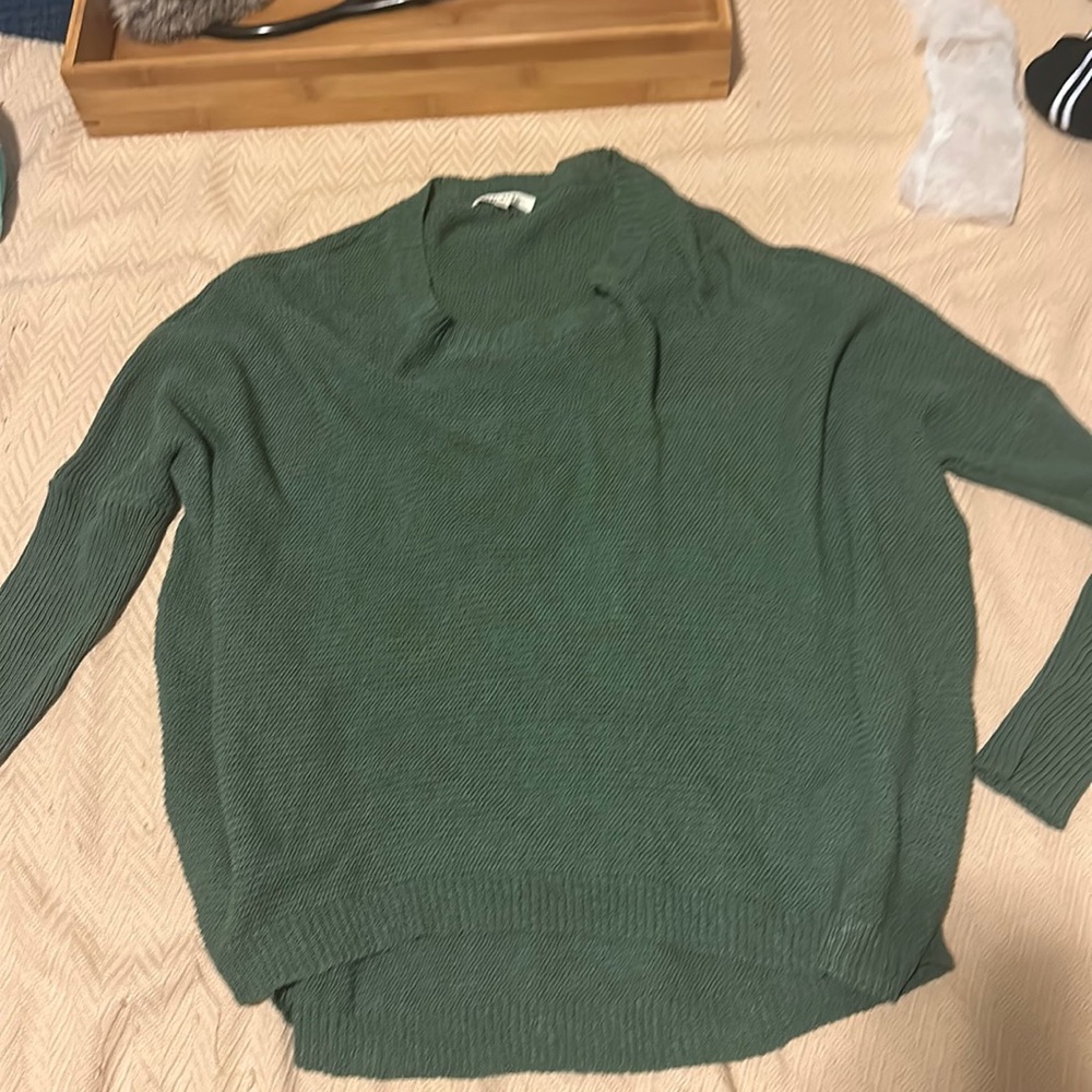 Knit forest green top